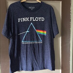2017 Pink Floyd Dark Side of the Moon graphic men’s tee size XL